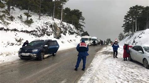Antalya'da kayak merkezinde mahsur kalan 9 kişi kurtarıldı - Son Dakika Haberleri